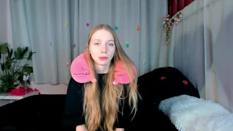 Snapshot of lada2k4 chatting on May 2026 05:47:01 AM Lada online show from May 2026 05:47:01 AM