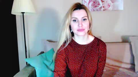 Snapshot of lady__moon__ chatting on January 2025 04:54:01 PM Lady moon online show from January 2025 04:54:01 PM