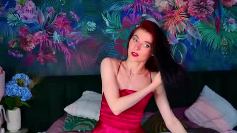 Nicole online show from July 2026 06:12:02 PM