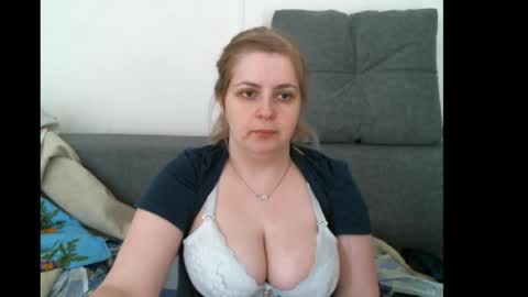 Snapshot of lady_cute_cat chatting on April 2026 10:51:02 AM lady cute cat29 online show from April 2026 10:51:02 AM