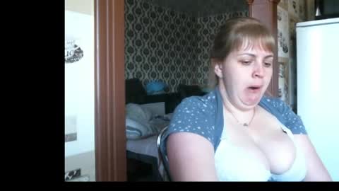 Snapshot of lady_cute_cat chatting on June 2026 01:28:02 AM lady cute cat29 online show from June 2026 01:28:02 AM