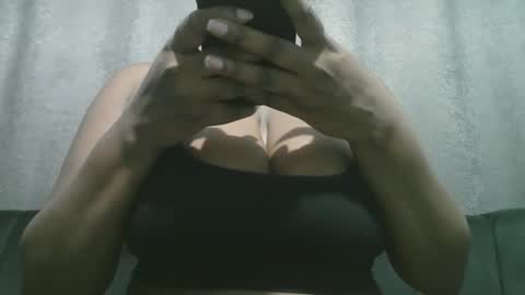 lady_dearra online show from December 2025 03:23:01 AM