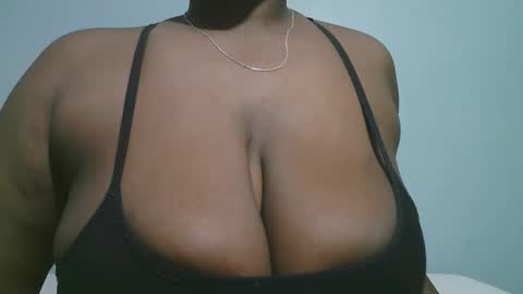 Snapshot of lady_dearra chatting on February 2026 03:26:01 AM lady_dearra online show from February 2026 03:26:01 AM