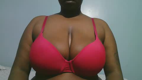 Snapshot of lady_dearra chatting on February 2026 03:12:01 AM lady_dearra online show from February 2026 03:12:01 AM