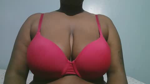 Snapshot of lady_dearra chatting on February 2026 02:30:01 AM lady_dearra online show from February 2026 02:30:01 AM