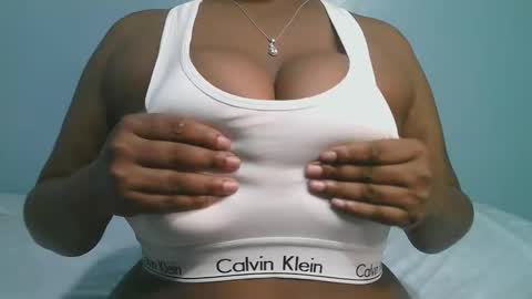 Snapshot of lady_dearra chatting on February 2026 03:05:01 AM lady_dearra online show from February 2026 03:05:01 AM