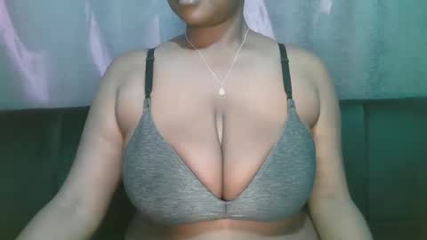 Snapshot of lady_dearra chatting on March 2026 11:05:02 AM lady_dearra online show from March 2026 11:05:02 AM
