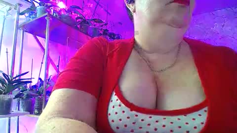 Lady Gloria online show from November 2025 05:06:01 AM