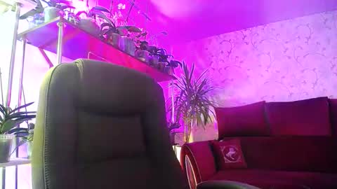 Lady Gloria online show from November 2025 07:08:02 AM