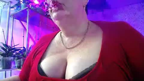 Lady Gloria online show from November 2025 09:08:02 AM