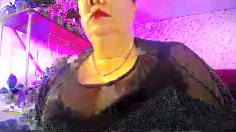 Snapshot of lady_gloria chatting on May 2026 06:40:01 AM Lady Gloria online show from May 2026 06:40:01 AM