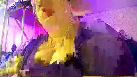 Snapshot of lady_gloria chatting on May 2026 10:19:02 AM Lady Gloria online show from May 2026 10:19:02 AM