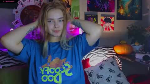 Snapshot of lady_lucky_love chatting on September 2025 04:31:02 PM KENDALL NATHANPVT IS OPEN online show from September 2025 04:31:02 PM