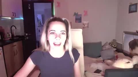 lady_smile69 online show from November 2025 06:40:01 PM