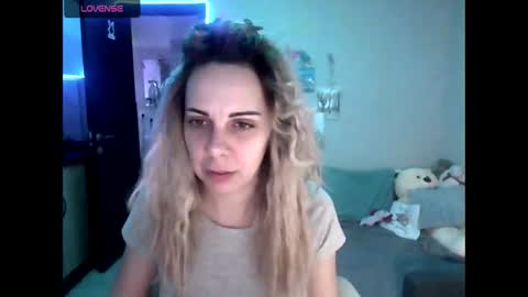 lady_smile69 online show from February 2026 03:54:02 PM