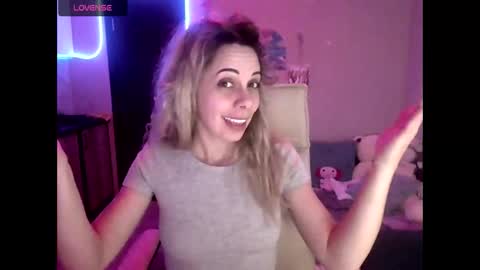 lady_smile69 online show from February 2026 04:00:02 AM