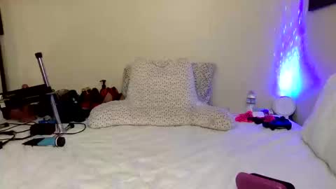 Lady Voon Sin online show from October 2025 11:59:02 PM