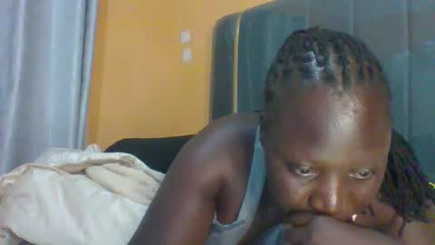 lindah32 online show from November 2025 04:33:01 PM