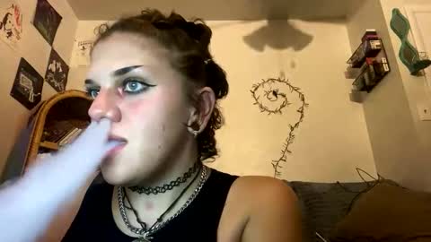 ladybug666999 online show from November 2025 01:04:01 AM