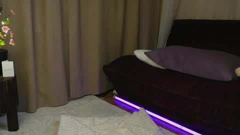 Snapshot of ladyemelymoon chatting on June 2026 08:14:02 PM LadyEmelymoon online show from June 2026 08:14:02 PM