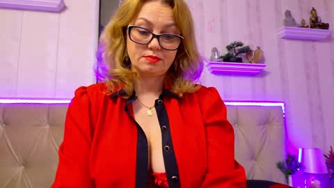 Snapshot of ladyjeen chatting on May 2026 03:45:02 AM Lady Jeen Back on Sunday 8th of December online show from May 2026 03:45:02 AM