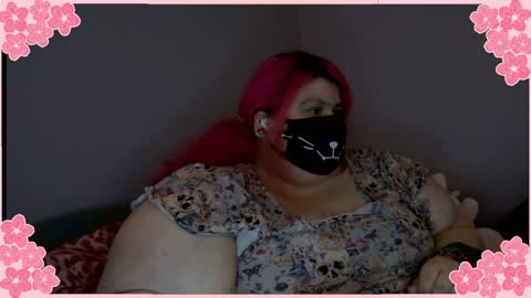 Snapshot of ladykitsunebig chatting on May 2026 07:08:01 PM ladykitsunebig online show from May 2026 07:08:01 PM