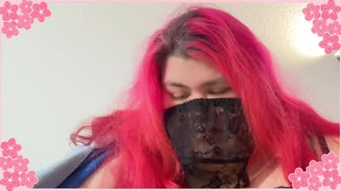 Snapshot of ladykitsunebig chatting on May 2026 07:38:02 AM ladykitsunebig online show from May 2026 07:38:02 AM