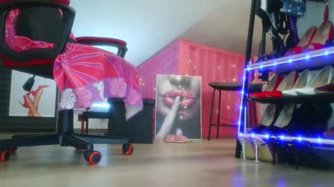 Oxana online show from February 2026 07:06:01 PM