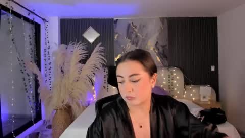 Lady  online show from February 2026 04:42:02 AM