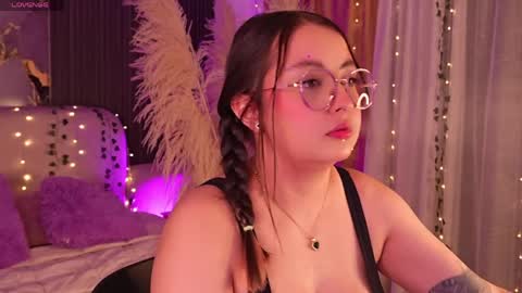 Lady  online show from April 2026 06:19:01 AM