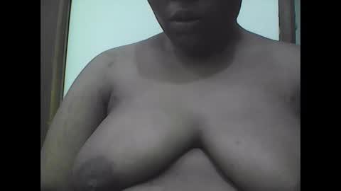 Snapshot of ladyviviana2 chatting on November 2025 09:48:02 AM Vivy online show from November 2025 09:48:02 AM