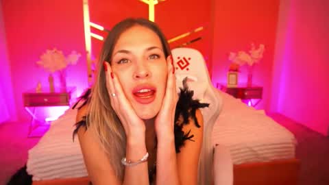 Laura online show from October 2025 01:40:02 PM
