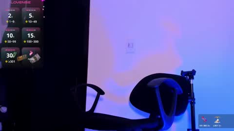 lahiam_smiiith online show from January 2025 06:45:01 PM