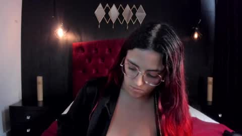 Snapshot of laia_jonees chatting on April 2026 05:30:01 PM Laia online show from April 2026 05:30:01 PM