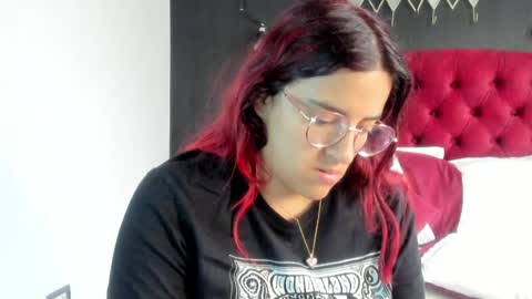 Snapshot of laia_jonees chatting on May 2026 12:01:01 PM Laia online show from May 2026 12:01:01 PM