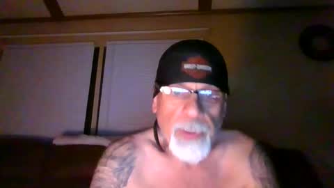 Snapshot of laidbackluxury chatting on May 2026 05:05:02 AM laidbackluxury online show from May 2026 05:05:02 AM