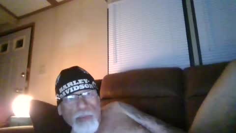 Snapshot of laidbackluxury chatting on June 2026 08:06:01 AM laidbackluxury online show from June 2026 08:06:01 AM