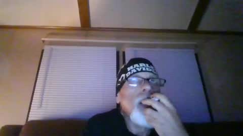 Snapshot of laidbackluxury chatting on June 2026 03:48:01 AM laidbackluxury online show from June 2026 03:48:01 AM