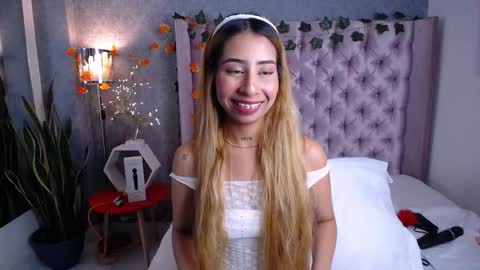 Laila Stilwills online show from December 2025 04:20:02 AM