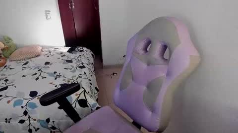 lain_t online show from October 2025 09:13:01 AM