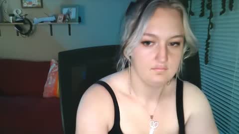 Snapshot of laineydarling chatting on June 2026 07:02:01 AM Lainey Darling online show from June 2026 07:02:01 AM
