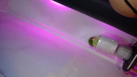 luna  online show from February 2026 06:37:02 PM