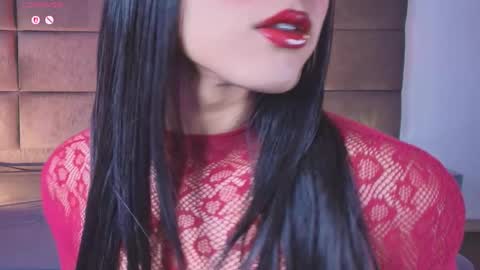 valentino moon online show from June 2026 01:51:02 AM