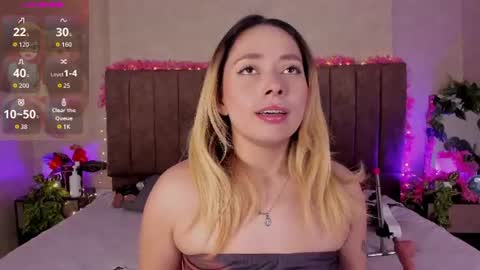 Snapshot of lanaamills chatting on June 2026 04:35:02 AM Lana online show from June 2026 04:35:02 AM
