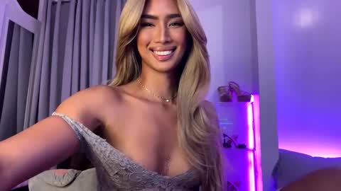 Snapshot of lanadel_hilton chatting on March 2025 05:46:01 AM Lana online show from March 2025 05:46:01 AM