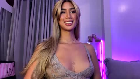 Snapshot of lanadel_hilton chatting on March 2025 04:57:02 AM Lana online show from March 2025 04:57:02 AM