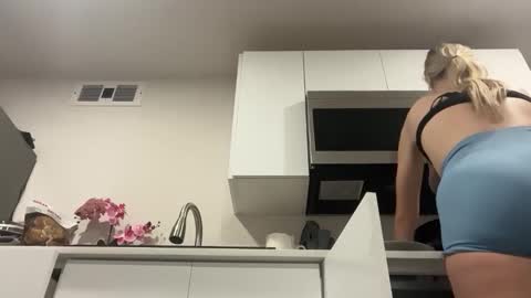 lanademira online show from February 2026 11:14:01 PM