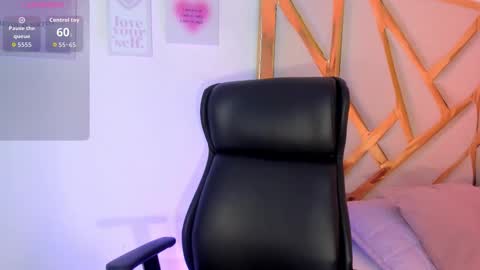 LanaJones online show from November 2025 01:10:01 PM