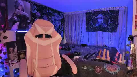 L A N A  online show from March 2025 10:43:01 PM