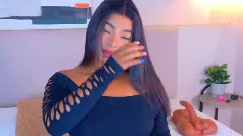 Lana online show from March 2026 11:33:01 PM